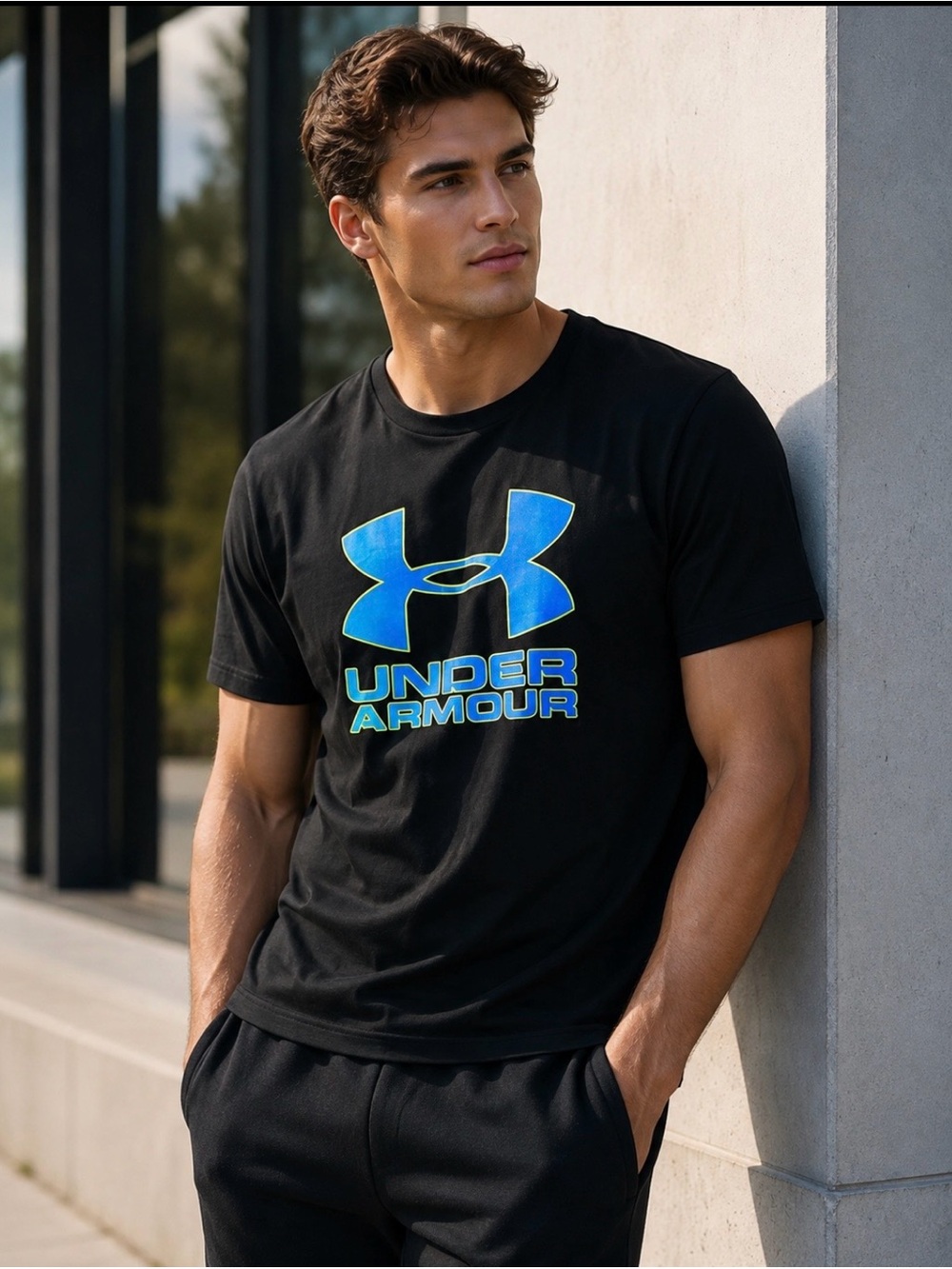 Under Armour Men's Black T-Shirt